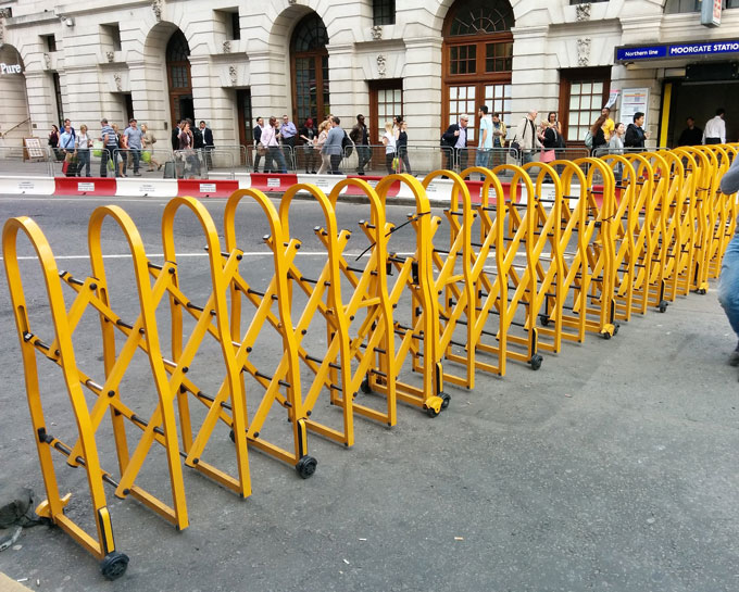 Contorl Safety Barrier -UK  Project-London Street.jpg